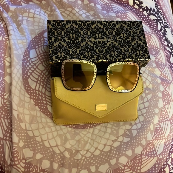 Dolce & Gabbana Sunglasses - Picture 3 of 4